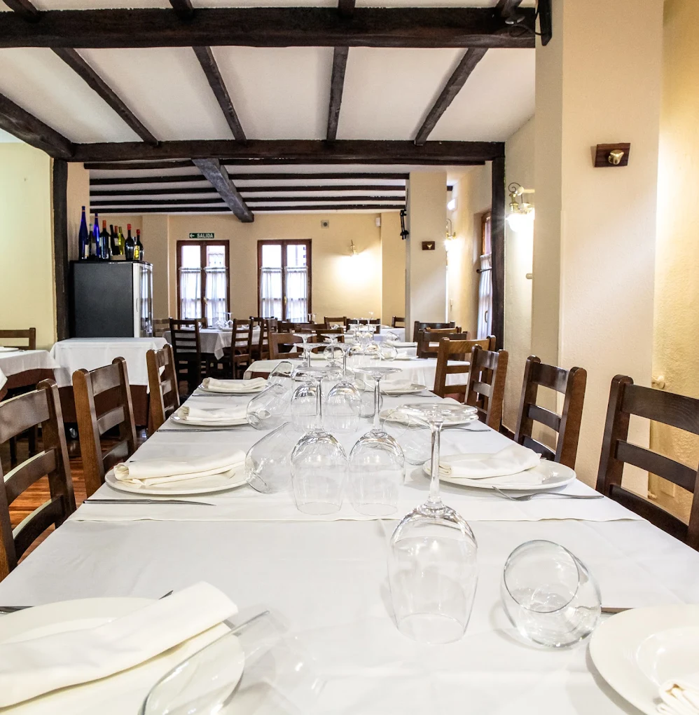 Interior Restaurante El Veleru